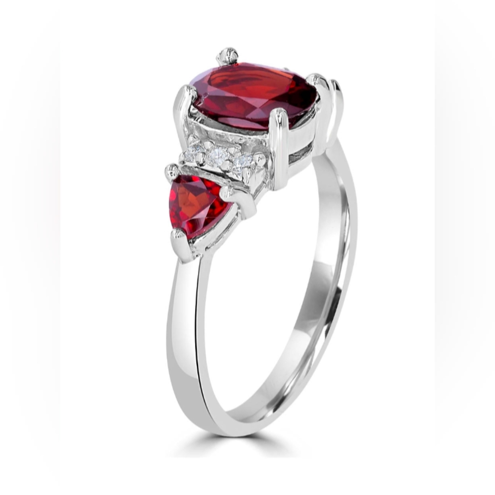 SIZE 9 Belk Silverworks Sterling Silver | Garnet and Cubic Zirconia 3 Oval Ring